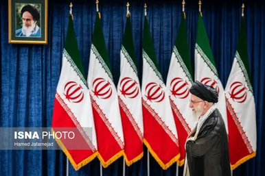 عکس‌هایی از حضور رهبر معظم انقلاب در شعبه اخذ رأی چهاردهمین انتخابات ریاست‌جمهوری