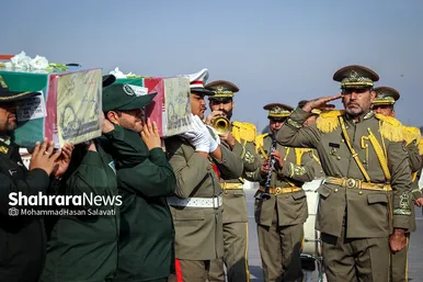 استقبال از پیکر مطهر ۱۲ شهید گمنام دفاع مقدس در فرودگاه هاشمی نژاد مشهد