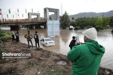 تصاویری از آب گرفتگی در میدان انقلاب اسلامی مشهد (۲۶ اردیبهشت ۱۴۰۳)