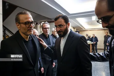 عکس‌هایی از مراسم ترحیم همسر علیرضا قربانی