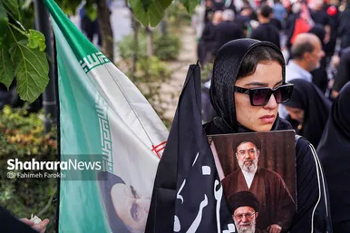 گزارش تصویری | اقامه نماز بر پیکر قائد شهید در خیابان های اطراف مصلی تهران