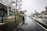بارش برف در مشهد در آخرین روز‌های زمستان ۱۳۹۹ + تصاویر