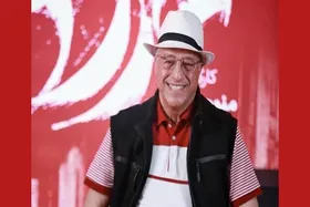 علیرضا خمسه به &laquo;استخر&raquo; سروش صحت پیوست