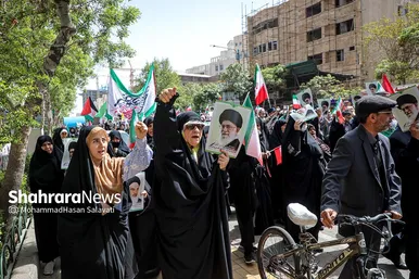 راهپیمایی ضدصهیونیستی نمازگزاران مشهدی و حمایت از عملیات وعده صادق سپاه