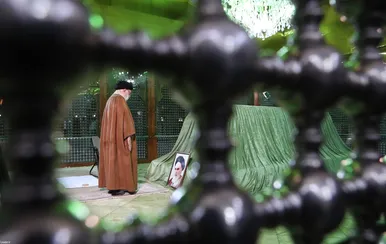 حضور رهبر معظم انقلاب در مرقد مطهر امام خمینی(ره) و گلزار شهیدان