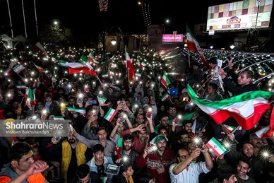 شادی مردم مشهد بعد از برد تیم ملی ایران ۲