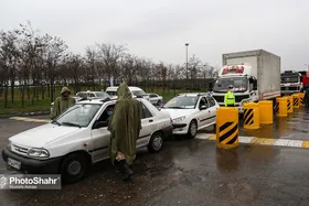 از ۸ تا ۱۴ فروردین ماه در طرح فاصله&zwnj;گذاری اجتماعی انجام شد:
بازگرداندن ۱۳هزار خودرو در جاده&zwnj;های خراسان رضوی / جریمه ۲ هزار و ۶۷۵ دستگاه خودرو