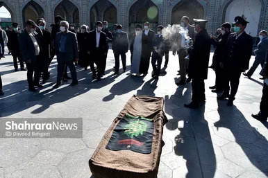 مراسم تشییع و تدفین پیکر «سعید تشکری» در حرم مطهر رضوی