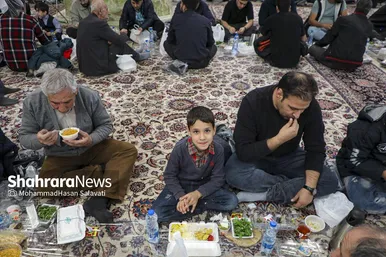 گزارش تصویری | ضیافت افطار در حرم مطهر رضوی