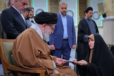 دیدار جمعی از شاعران و اهالی فرهنگ و ادب فارسی با رهبر انقلاب