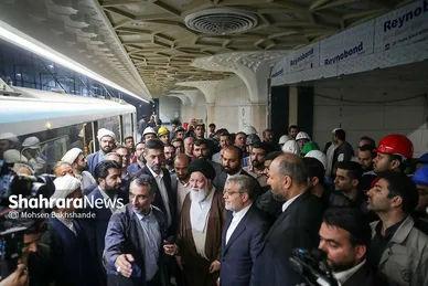 گزارش تصویری | بازدید آیت‌الله علم‌الهدی از ایستگاه باب‌الجواد(ع) مترو مشهد
