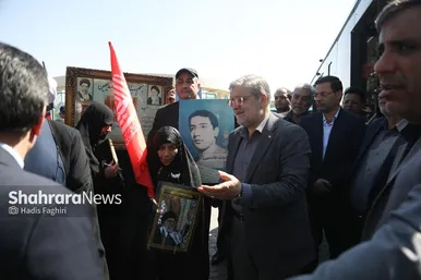 گزارش تصویری |رونمایی از ۲۵ دستگاه اتوبوس جدید و بازسازی شده سازمان اتوبوسرانی مشهد