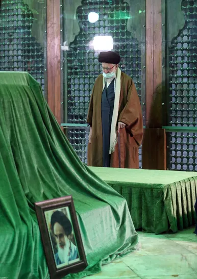حضور رهبر معظم انقلاب در مرقد مطهر امام خمینی(ره) و گلزار شهیدان