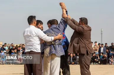 مسابقات کشتی سنتی افغانستانی‌ها به مناسبت نوروز در قم