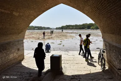 جاری شدن آب در زاینده رود