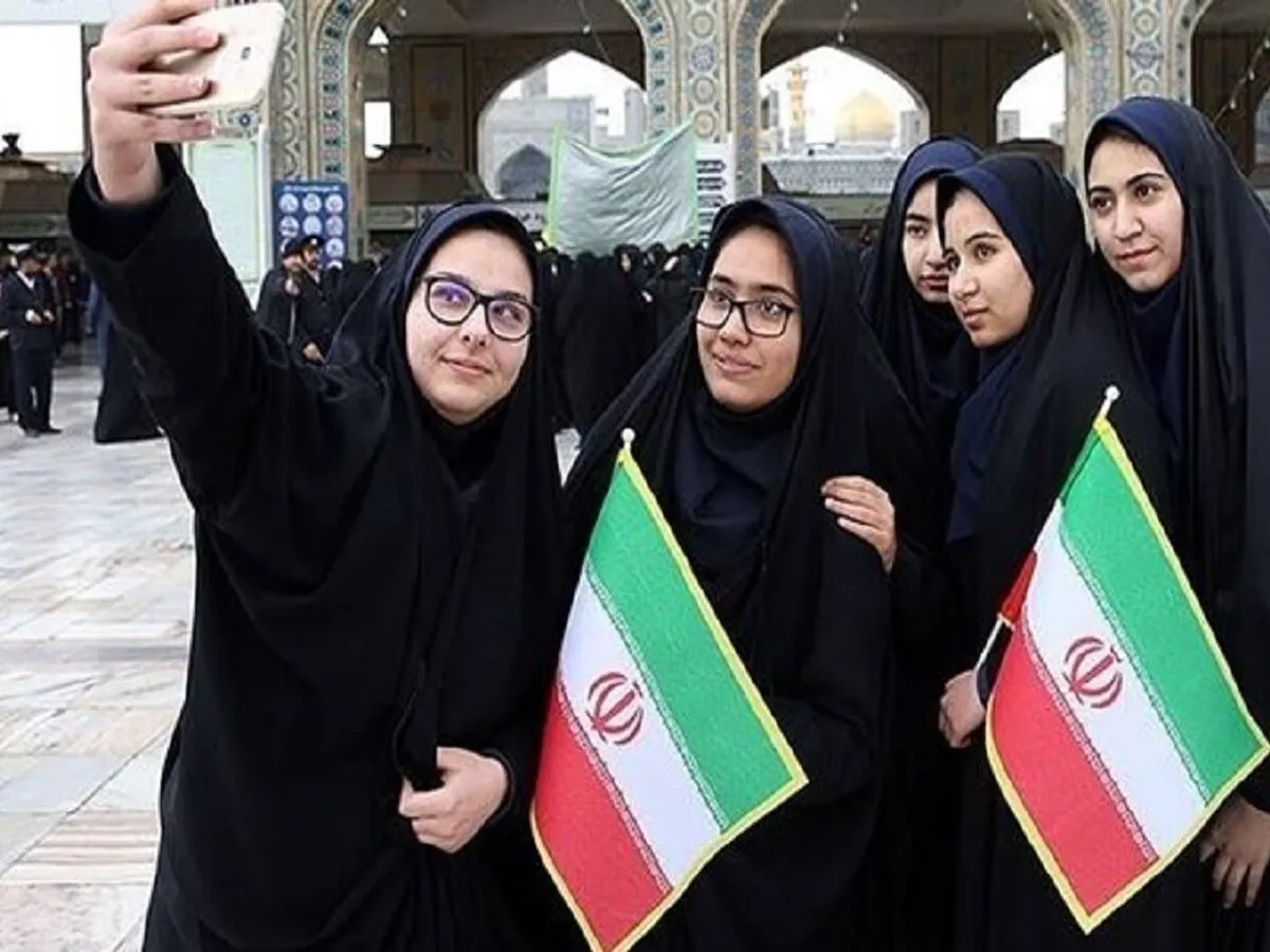 الگوی سوم زن مسلمان درصدد جمع بین نقش سنتی و کنش اجتماعی است