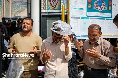 گزارش تصویری | لحظه تحویل سال در حرم مطهر امام رضا (ع)