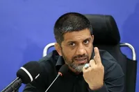 ویدئو | دبیر: باید قبول کنیم که فوتبال سیاسی شده است!