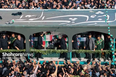 عکس‌هایی از مراسم تشییع پیکر شهدای خدمت در مشهد (۱)