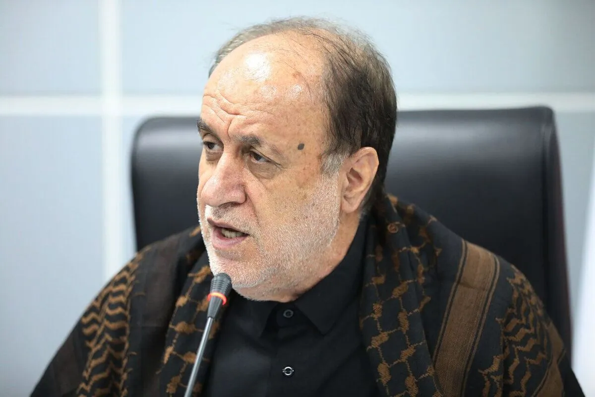 نایب رئیس مجلس: شرارت دریایی دشمن را باید با استفاده از مسیر‌های جایگزین بی‌اثر کنیم