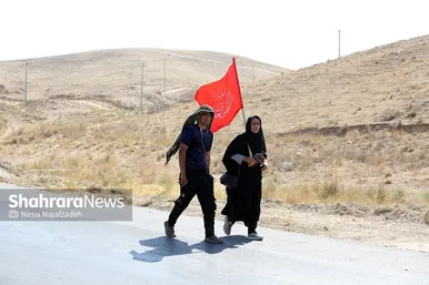 زائران پیاده حرم امام رضا (ع)