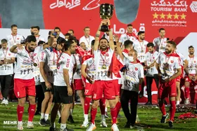 قهرمانی پرسپولیس در لیگ بیستم