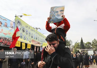 عکس‌هایی از مراسم سالگرد شهادت حاج قاسم سلیمانی در گلزار شهدای کرمان