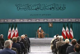 رهبر انقلاب: مسئولان در برنامه&zwnj;ریزی&zwnj;ها مطلقاً معطل مذاکرات هسته&zwnj;ای نشوند | استغفار در میدانهای ملی ما را به توفیقات بزرگ میرساند