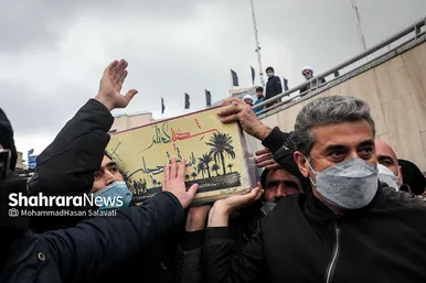 مراسم تدفین پیکر ۳ شهید گمنام در میدان شهدا مشهد