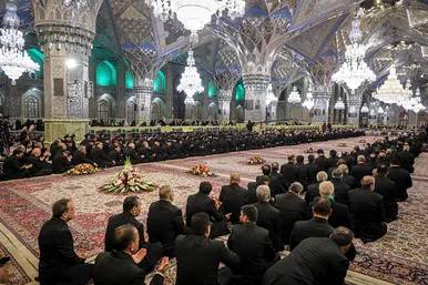  دعا برای سلامتی رئیس جمهور در حرم مطهر رضوی