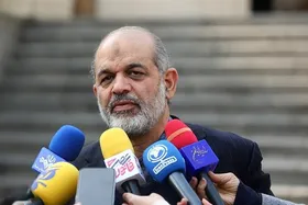 وزیر کشور: مهاجران دارای برگه سرشماری مشکلی برای ادامه تحصیل ندارند