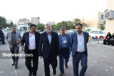 عکس‌هایی از بازدید شهردار مشهد از شعب اخذ رای در سطح شهر