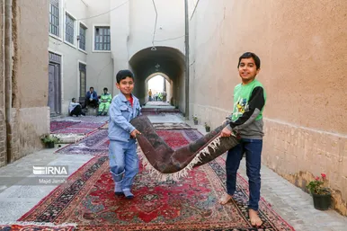 افطاری در کوچه گلچینان یزد