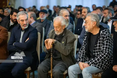 عکس‌هایی از افطاری رئیس جمهور با بازیگران