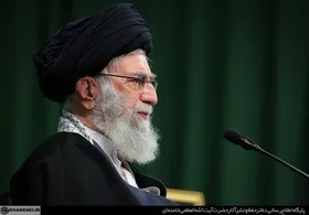 رهبر انقلاب: تحریم&zwnj;ها باید متوقف شود | ورود واکسن آمریکایی و انگلیسی ممنوع است