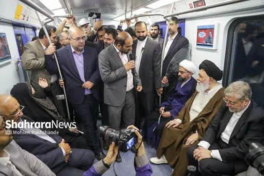 گزارش تصویری | بازدید آیت‌الله علم‌الهدی از ایستگاه باب‌الجواد(ع) مترو مشهد
