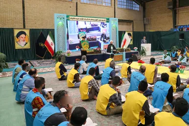 محفل انس با قرآن در زندان مرکزی مشهد