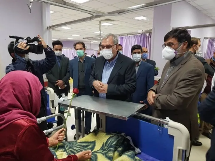 وزیر بهداشت: مشهد با کمبود تخت بیمارستانی مواجه است