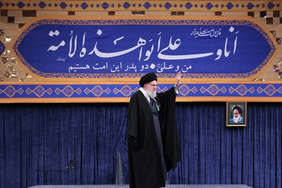 رهبر انقلاب در دیدار خانواده شهدای اقتدار و جنگ ۱۲روزه: به اسم بازار و بازاری نمی‌توان با جمهوری اسلامی و نظام اسلامی مقابله کرد (۱۳ دی ۱۴۰۴)+ فیلم