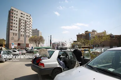 حضور زائران نوروزی در خیابانهای اطراف حرم مطهر رضوی