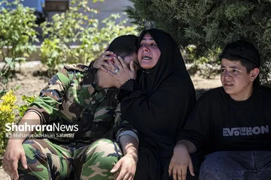 گزارش تصویری | استقبال از پیکر مطهر رهبر شهید انقلاب و خانواده ایشان در فرودگاه مشهد