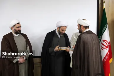 آیین معرفی برگزیدگان هجدهمین دوره انتخاب کتاب سال خراسان رضوی
