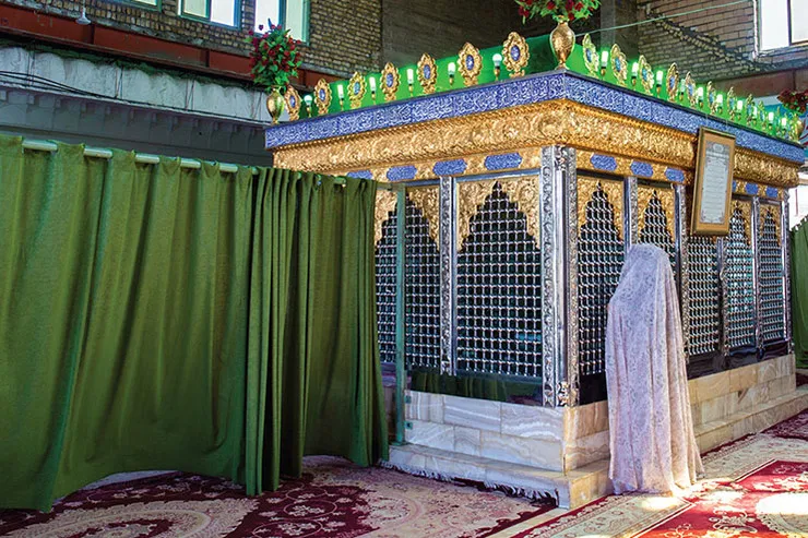 از کشف سرداب تا ساخت ضریح