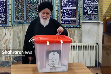 عکس‌هایی از مرحله دوم انتخابات چهاردهمین دوره ریاست‌جمهوری در مشهد (۱)