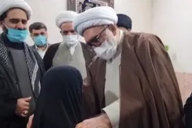 دلجویی تولیت آستان قدس رضوی از خانواده شهید حادثه حرم مطهر رضوی | طلبه شهید در حرم امام رضا(ع) خاکسپاری می&zwnj;شود + فیلم