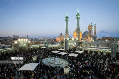 تحویل سال ۱۴۰۳ در حرم حضرت معصومه (س)