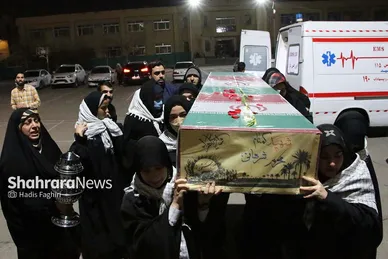 تشییع شهید گمنام در جمع دختران مدرسه امام رضا(ع) در مشهد