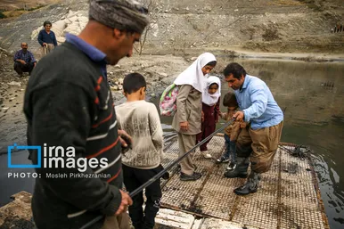 گزارش تصویری | مدرسه‌ای در آن سوی مسیرهای گلی