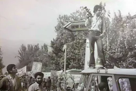 گفت&zwnj;و&zwnj;گو با علی&zwnj;اصغر نعیم&zwnj;آبادی درباره دی&zwnj;ماه ۱۳۵۷ | پیکر شهدا را زیر خودرو&zwnj;های پارک&zwnj;شده مخفی می&zwnj;کردیم