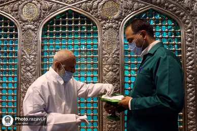 غبارروبی ضریح مطهر رضوی به مناسبت دهه کرامت